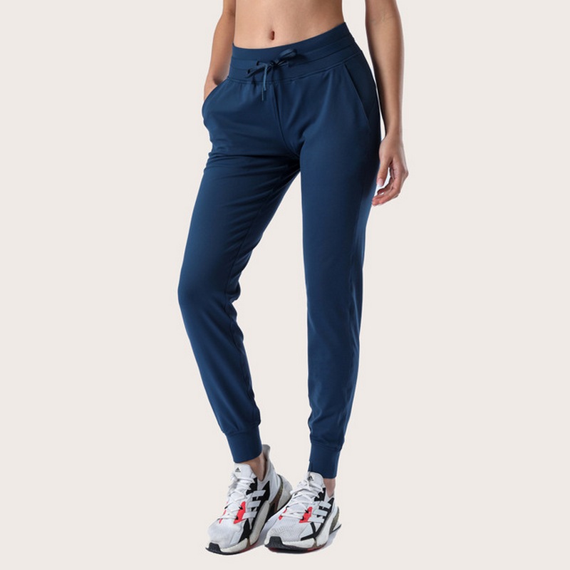 Lululemon Women's Pants 101